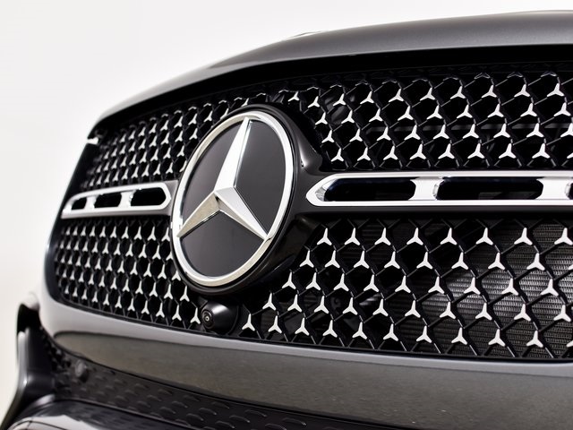 2026 Mercedes Benz GLE 450 4MATIC photo 3