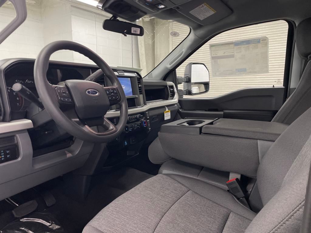 2025 Ford F-250 photo 4