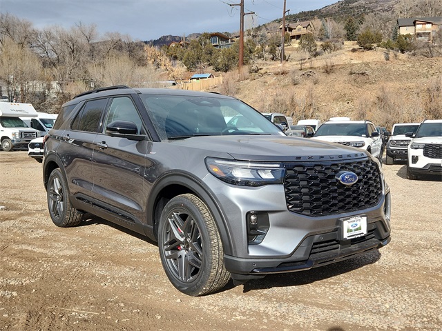 2026 Ford Explorer ST-LINE's photo