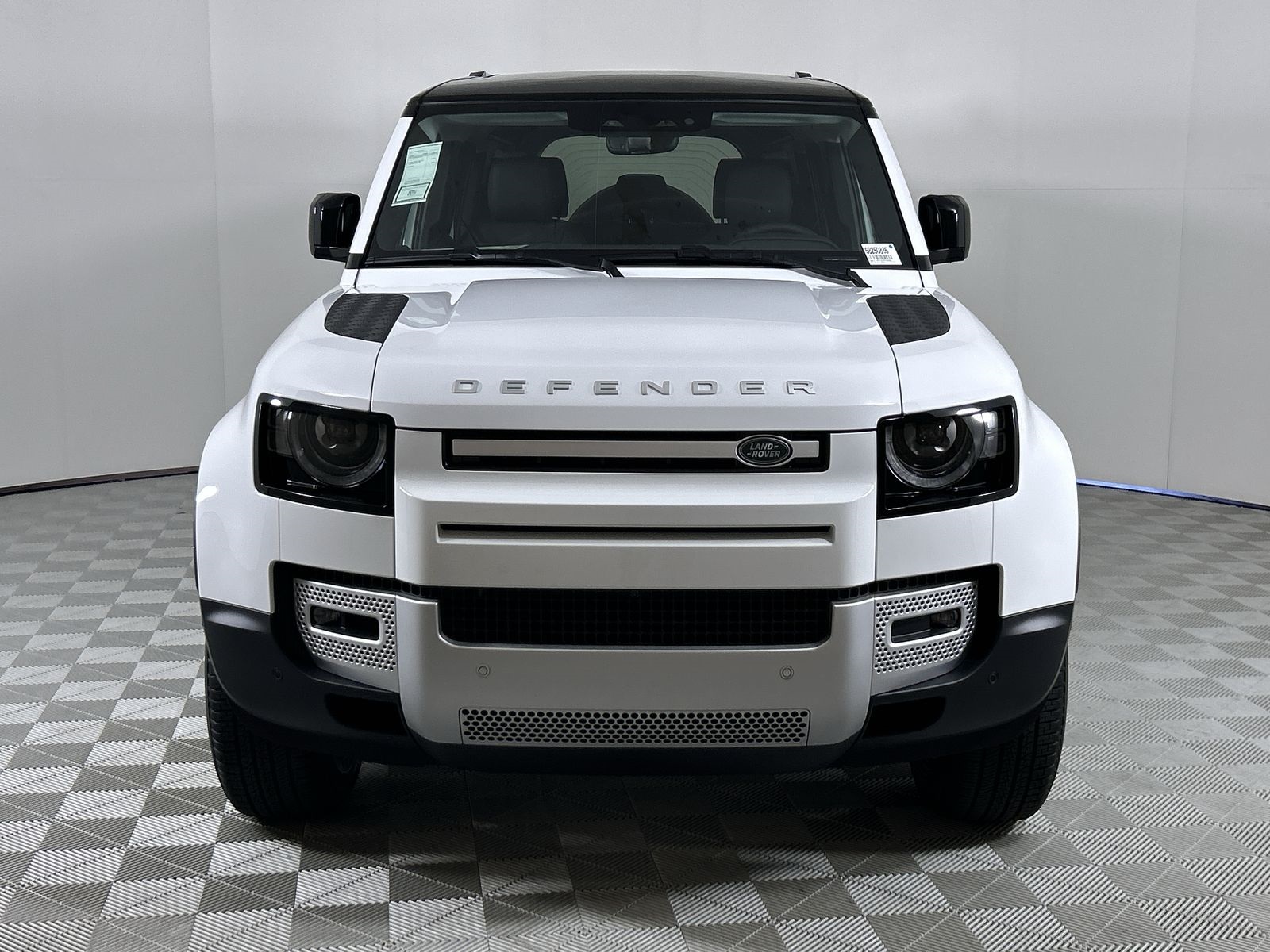 2025 Land Rover Defender 110 S photo 8