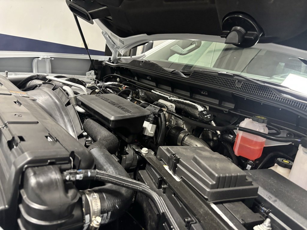 2025 Chevrolet Silverado 3500HD High Country photo 2