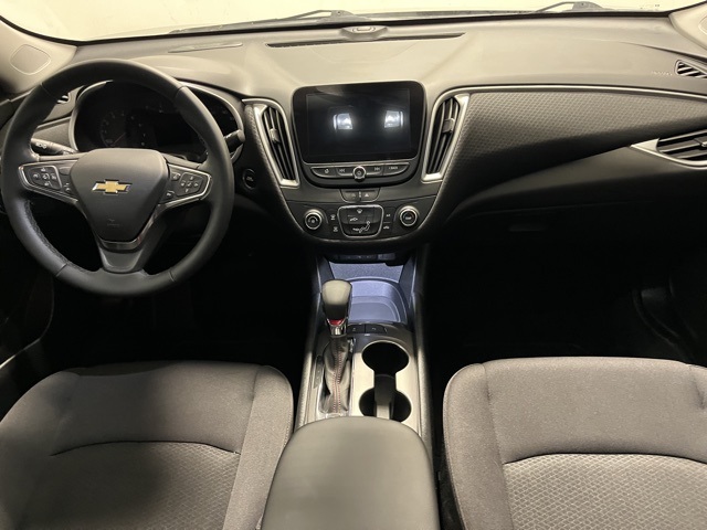 2025 Chevrolet Malibu RS photo 2