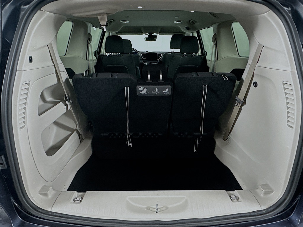 2021 Chrysler Pacifica Touring photo 24