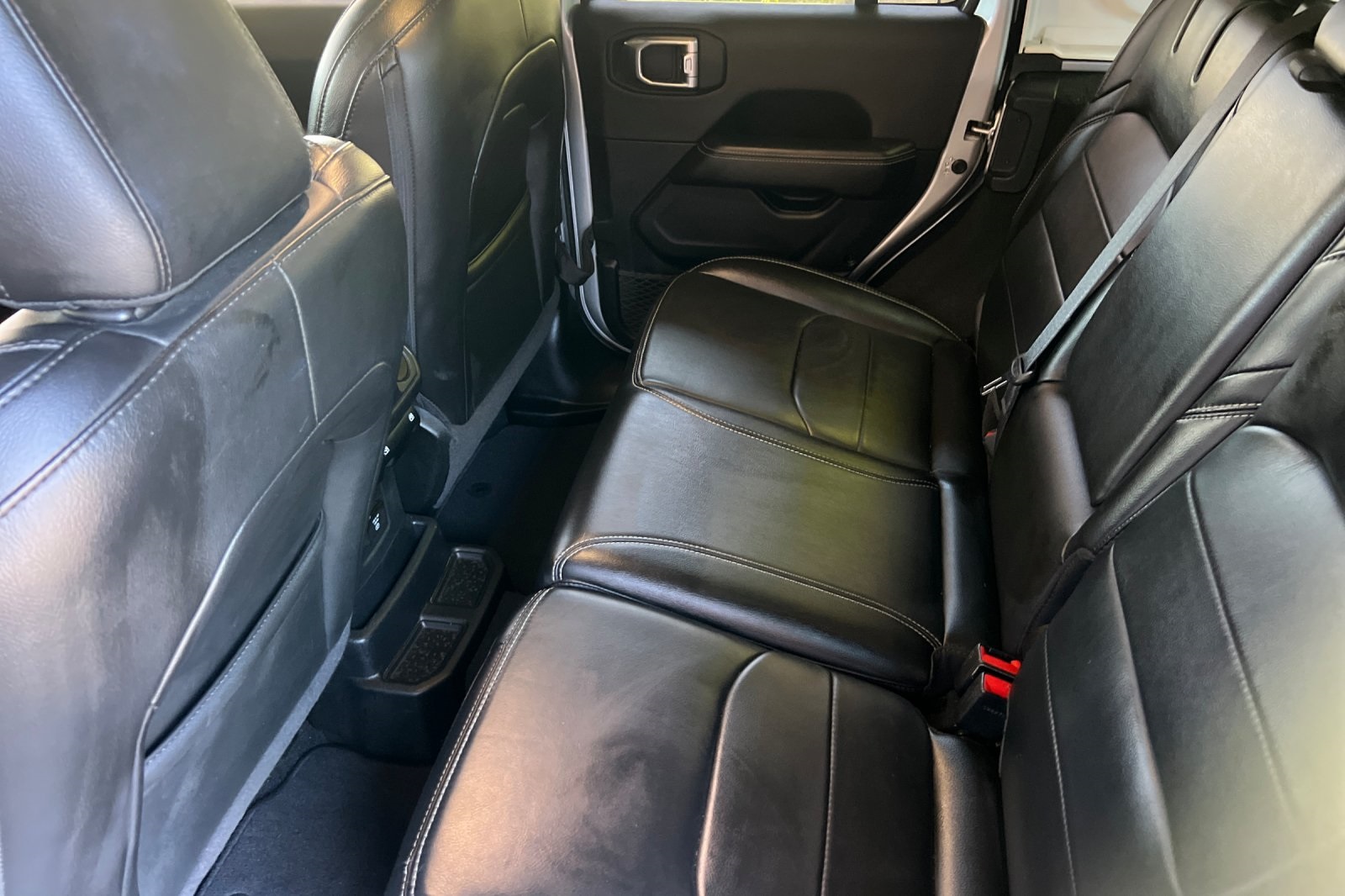 2023 Jeep Wrangler Sahara 4xe photo 11