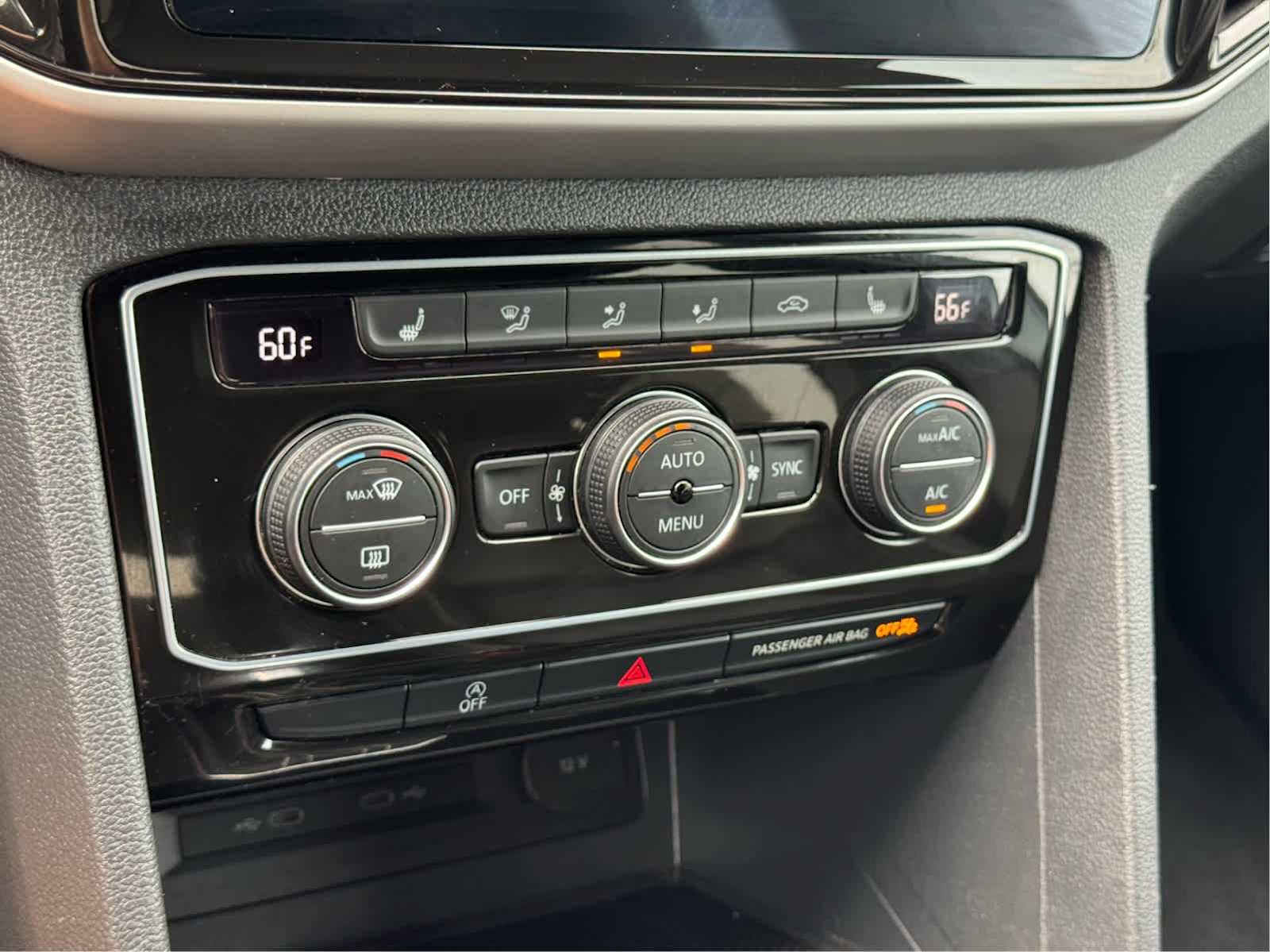 2023 Volkswagen Atlas Cross Sport V6 SE Technology photo 21