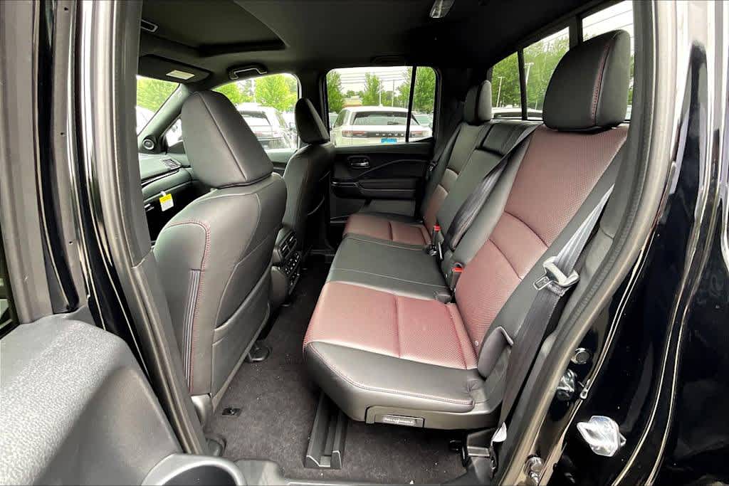 2026 Honda Ridgeline Black Edition photo 14