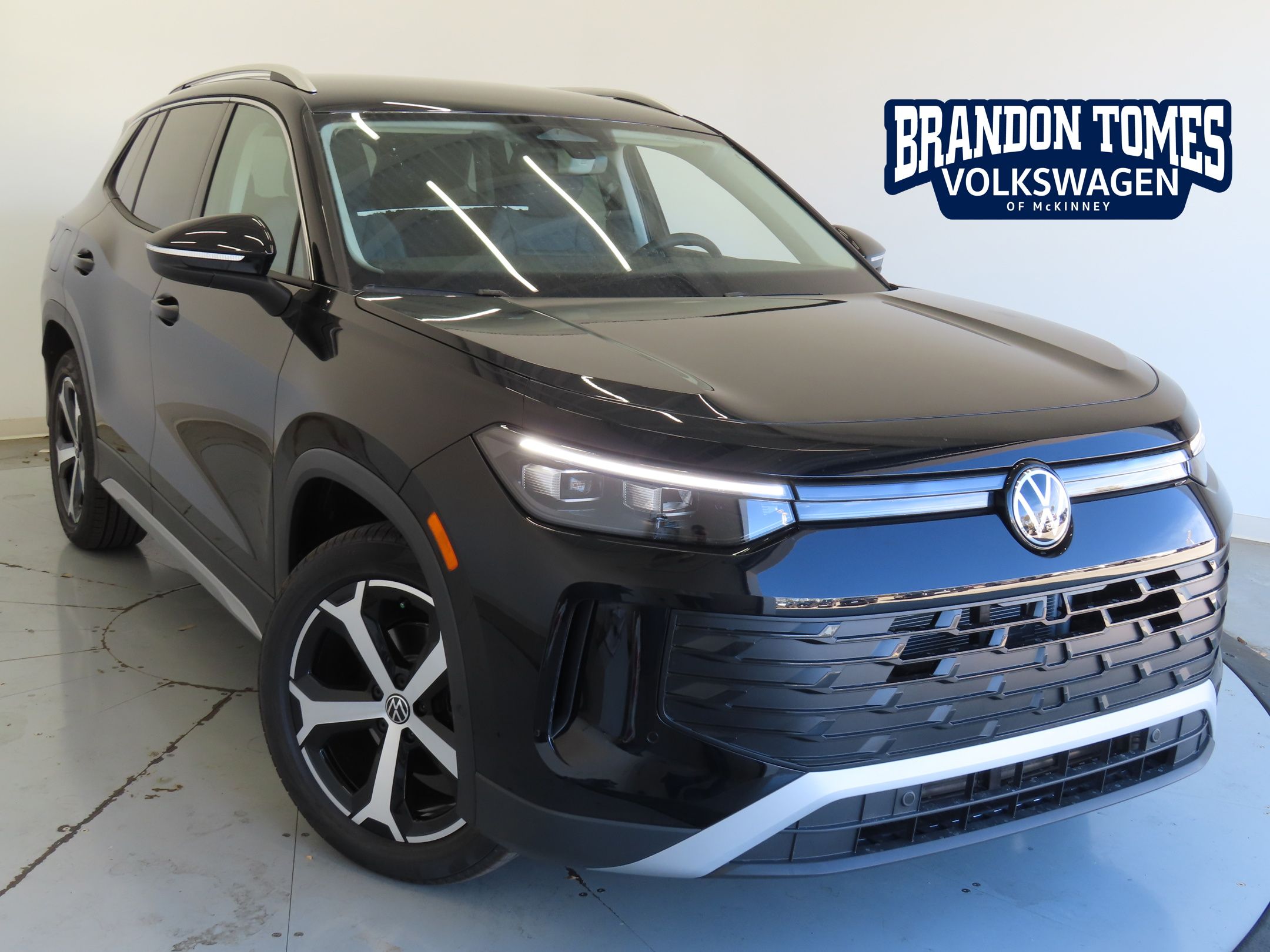 2026 Volkswagen Tiguan SE's photo