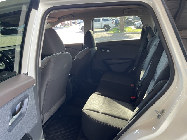 2023 Nissan Rogue SV photo 9