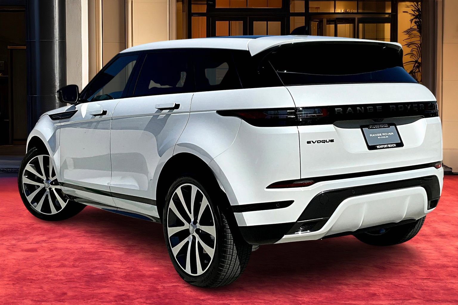 2026 Land Rover Range Rover Evoque Dynamic SE photo 2