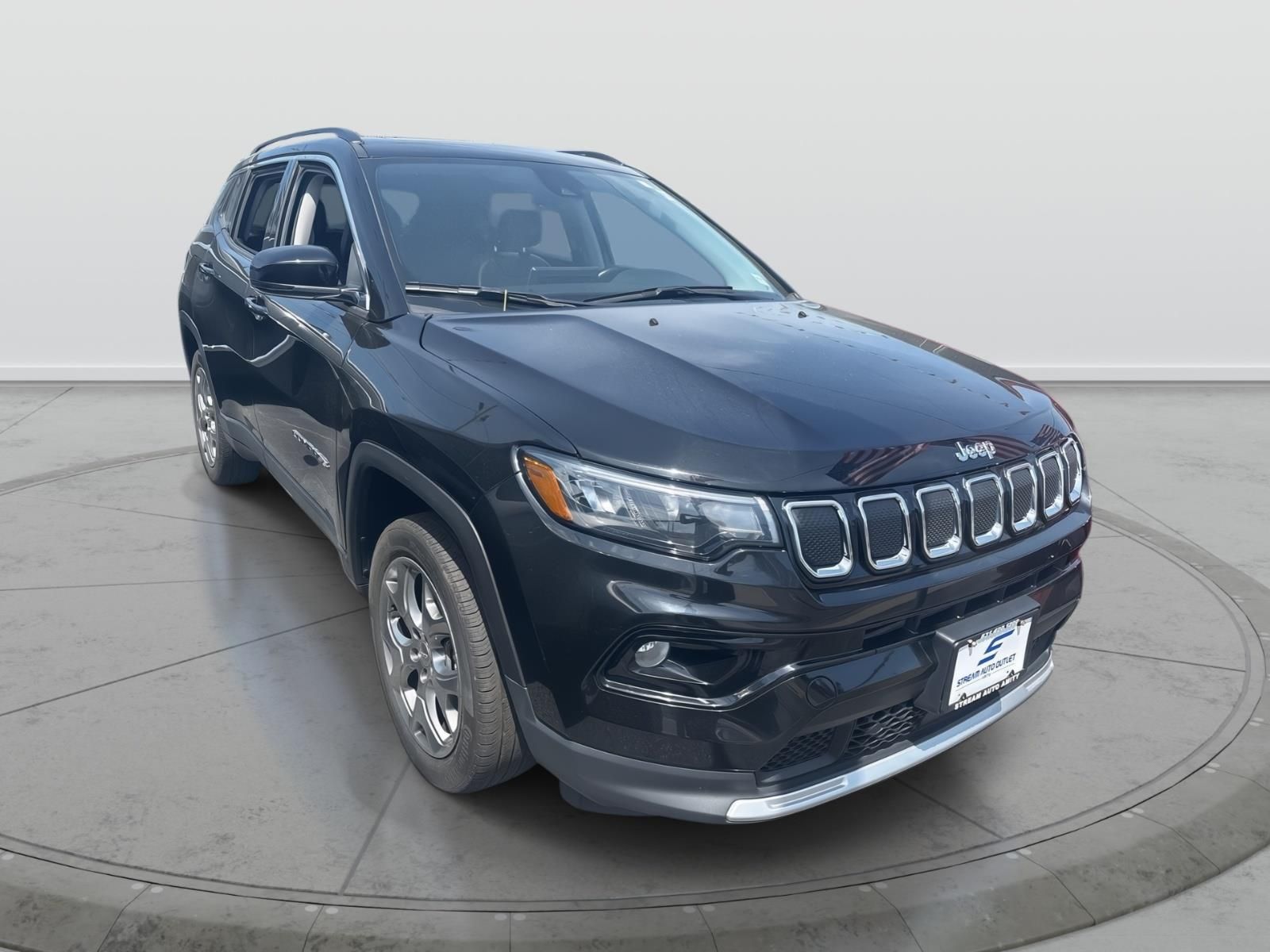 2022 Jeep Compass Limited's photo