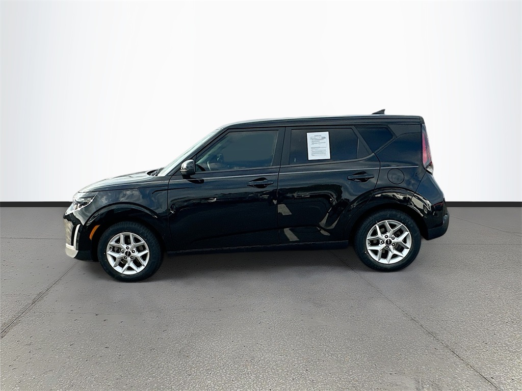 2023 Kia Soul LX S photo 3