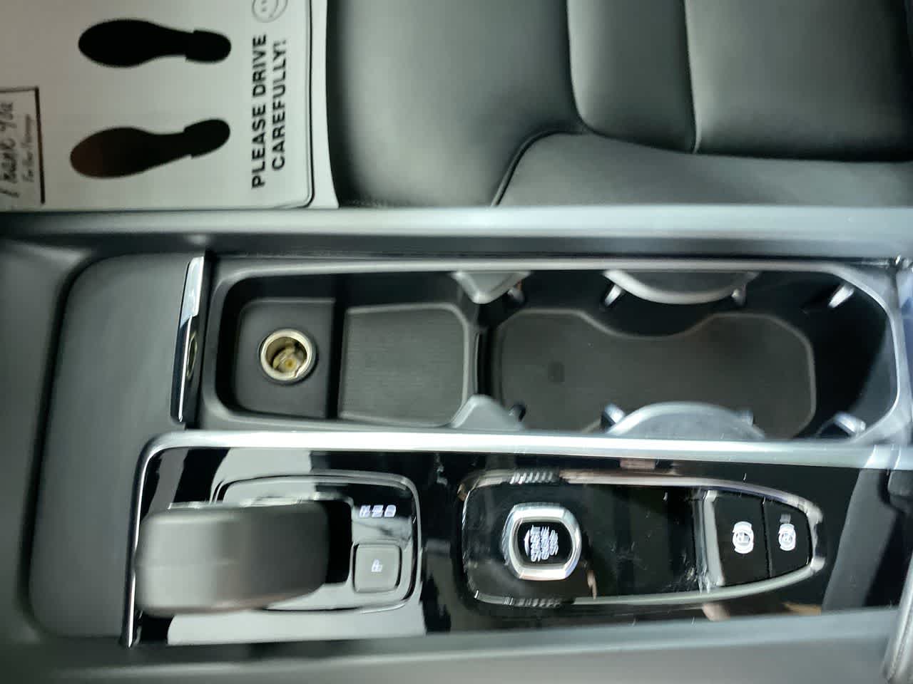 2024 Volvo XC60 Core photo 27