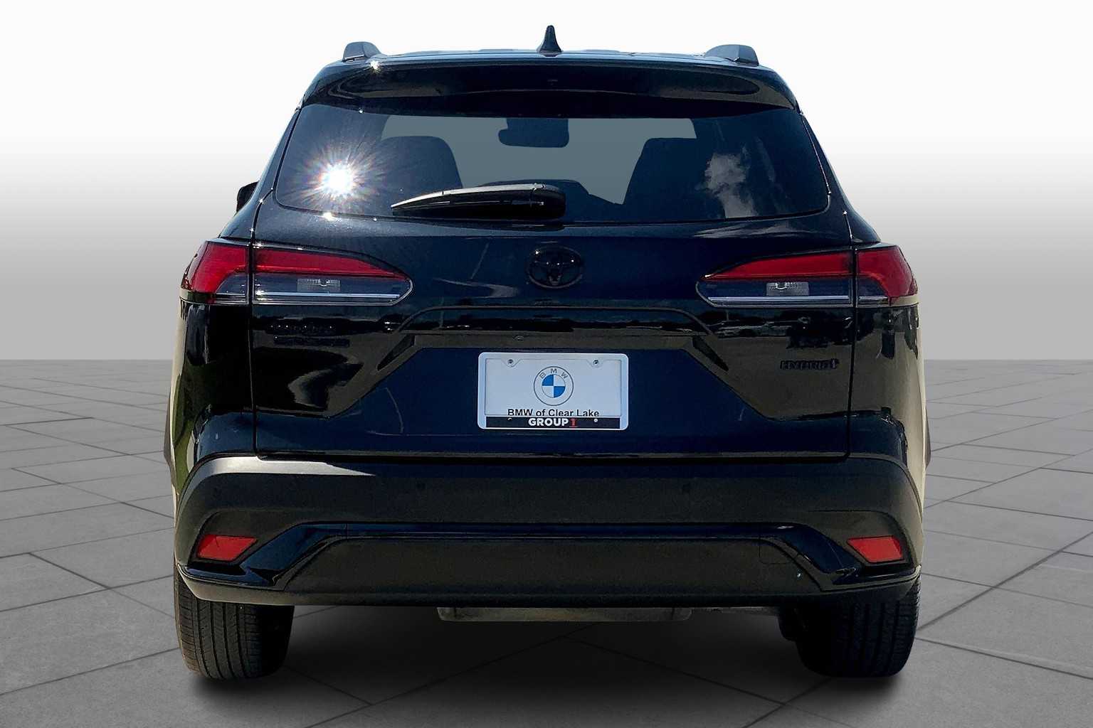 2023 Toyota Corolla Cross Hybrid XSE photo 3