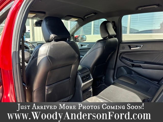 2023 Ford Edge ST photo 8