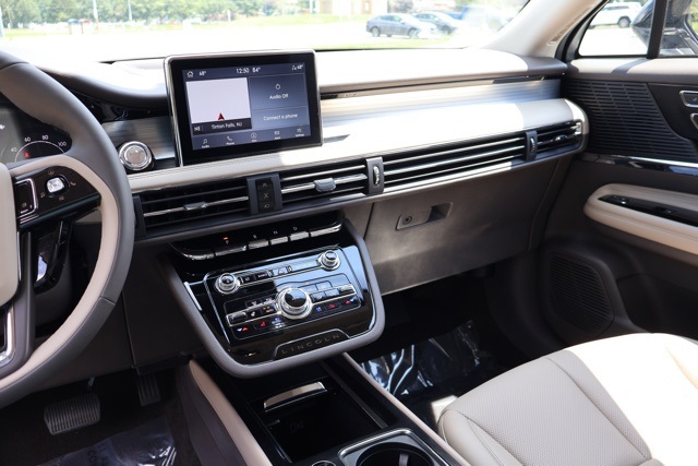 2022 Lincoln Corsair Standard photo 22