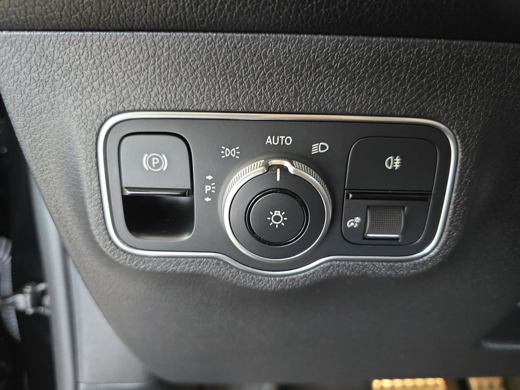 2022 Mercedes Benz GLB AMG 35 photo 25