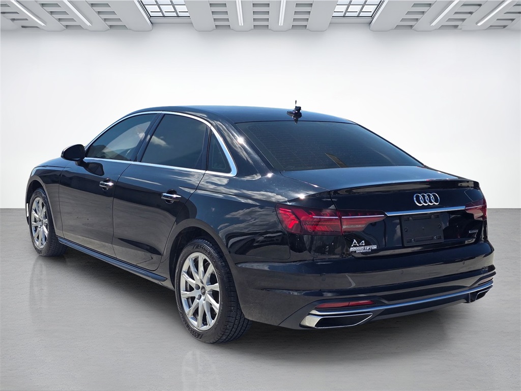 2022 Audi A4 40 Premium Quattro photo 5