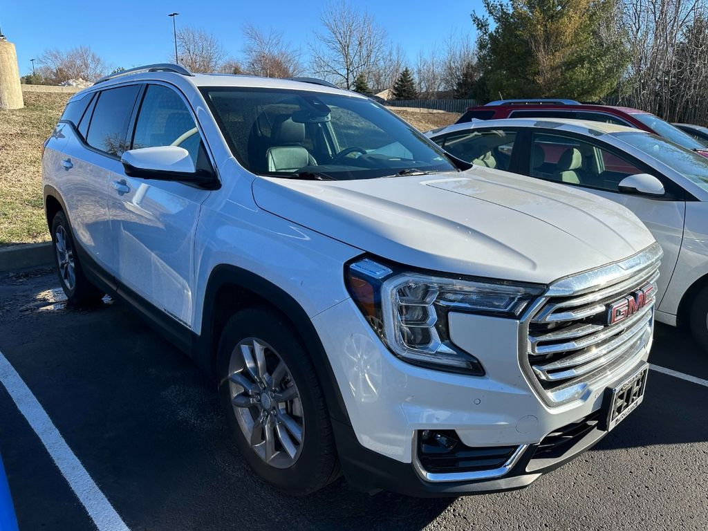 2022 GMC Terrain SLT's photo