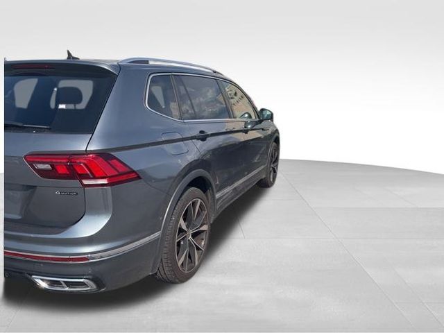 2022 Volkswagen Tiguan SEL Premium R-Line photo 2
