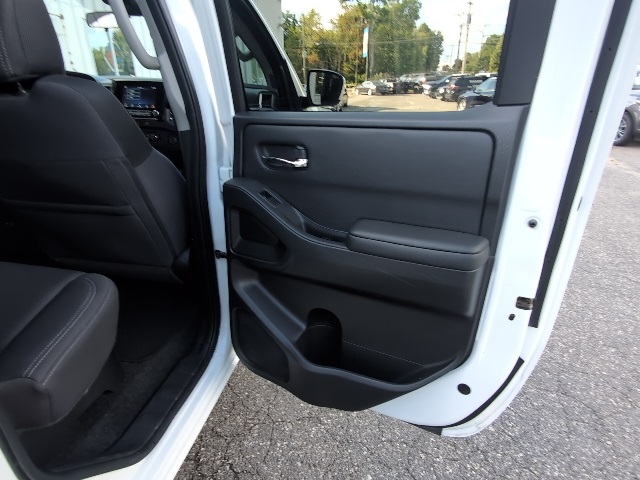 2023 Nissan Frontier SV photo 43