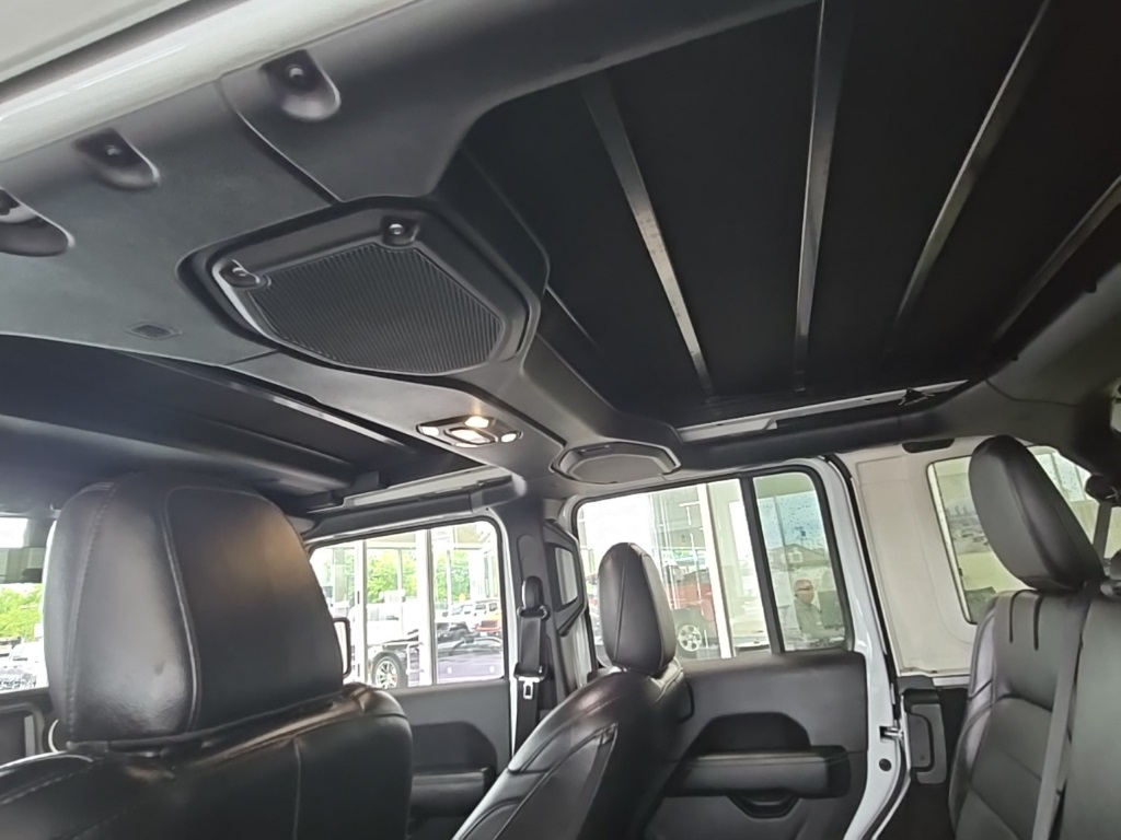 2023 Jeep Wrangler Sahara 4xe photo 17