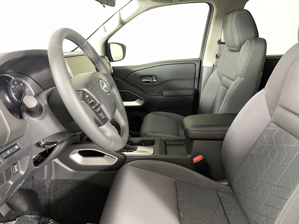 2025 Nissan Frontier Crew Cab SV photo 17