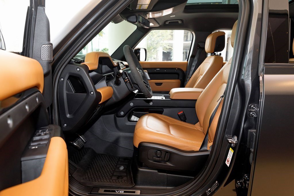 2024 Land Rover Defender Carpathian Edition photo 22