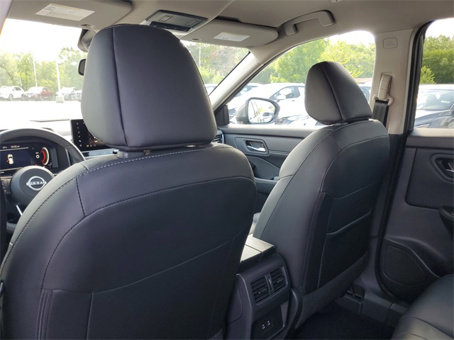 2024 Nissan Rogue SL photo 9