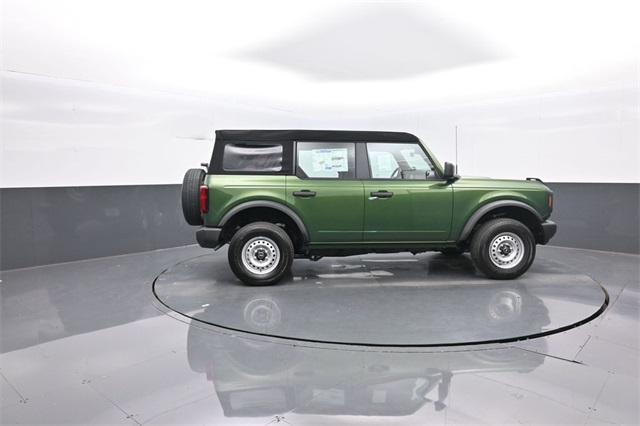 2025 Ford Bronco Base photo 4