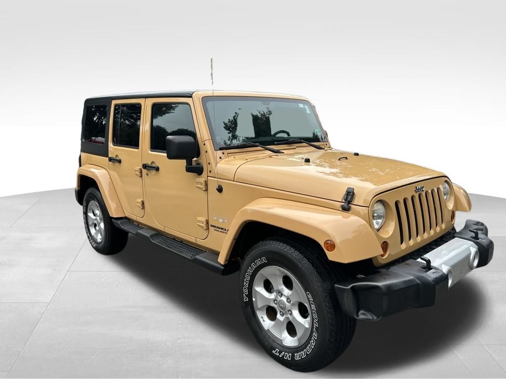 2013 Jeep Wrangler Unlimited Sahara photo 7