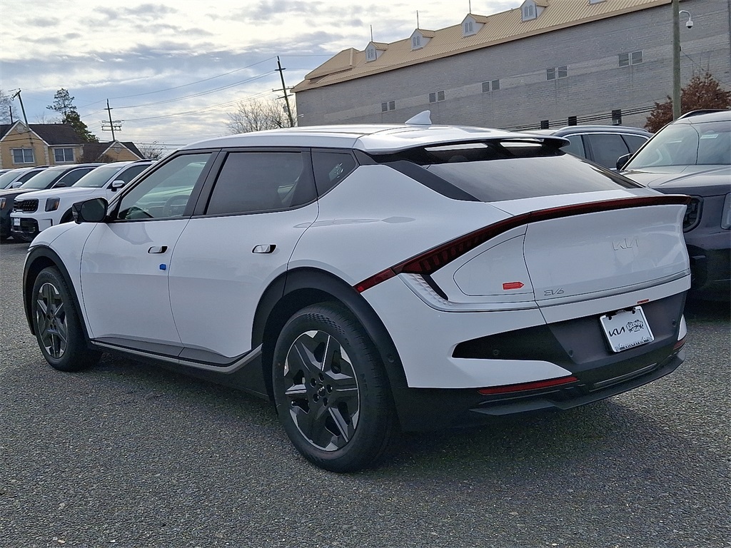 2025 Kia EV6 Light photo 3