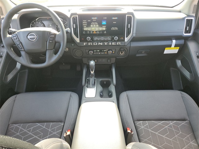 2025 Nissan Frontier Crew Cab SV photo 9