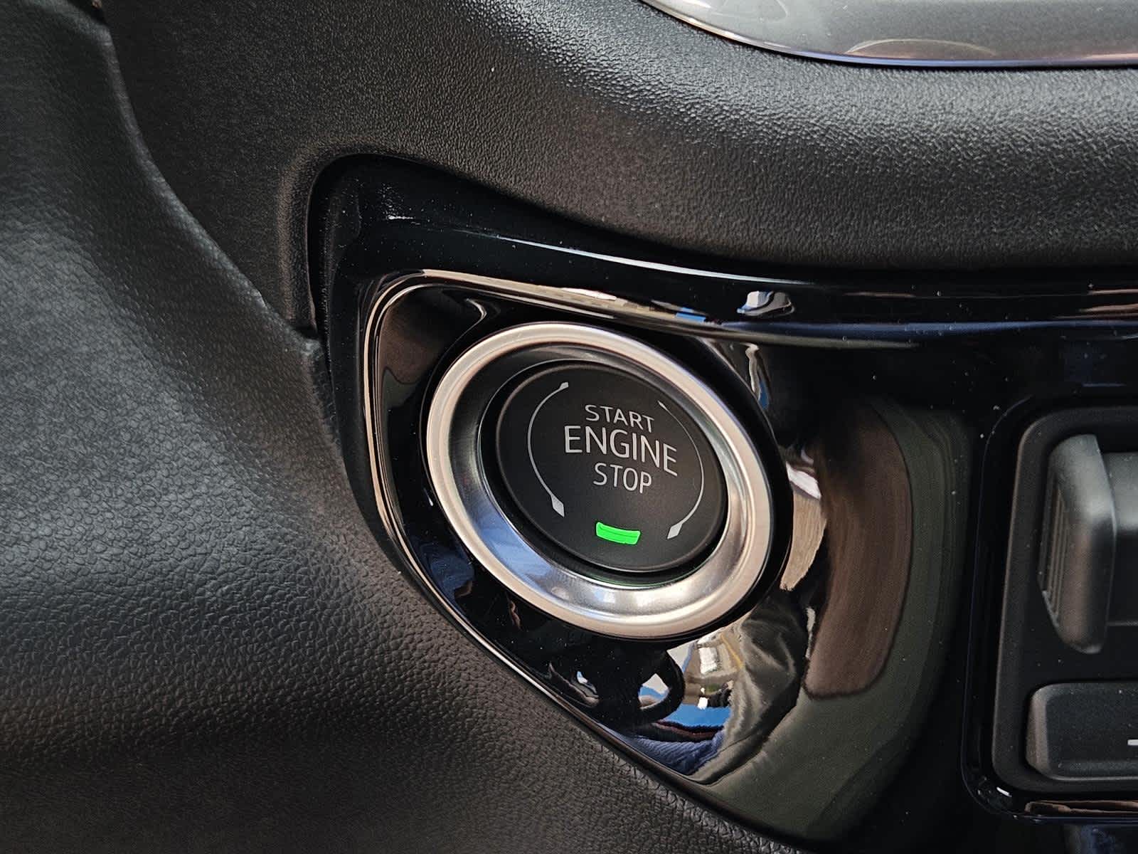 2025 Chevrolet Silverado 1500 RST photo 21