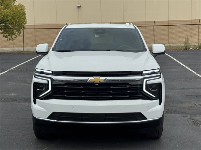 2026 Chevrolet Suburban LS photo 2