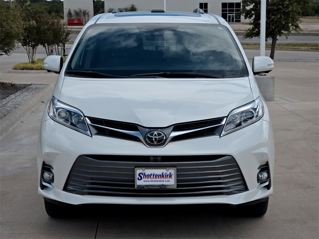 2019 Toyota Sienna Limited Premium photo 8
