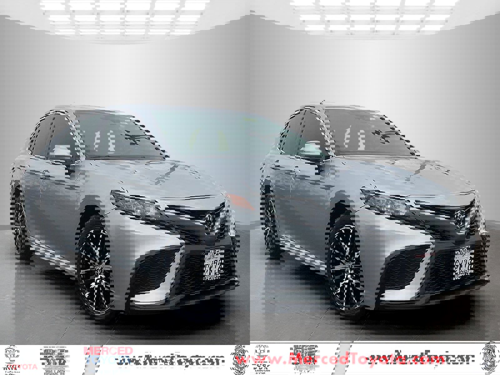 2023 Toyota Camry SE's photo