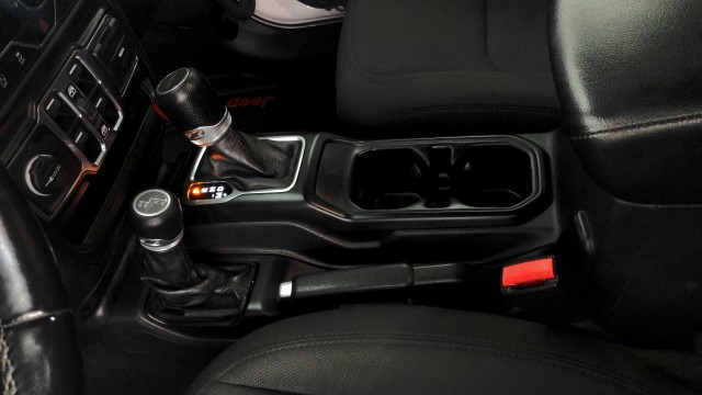 Used 2022 WHITE Jeep Sport S image 17