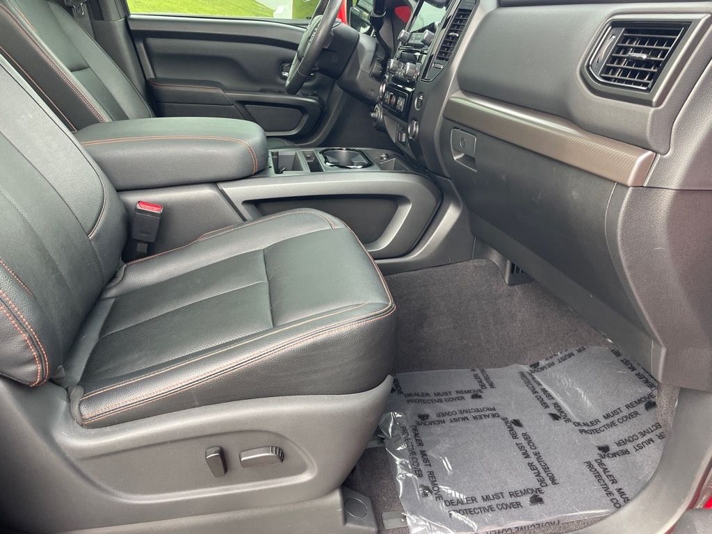 2023 Nissan Titan PRO-4X photo 27