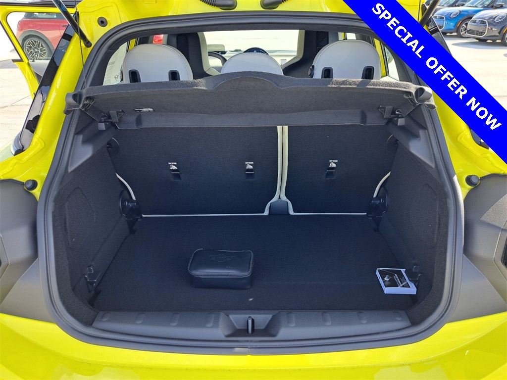 2025 Mini Cooper 4 Door Hardtop Signature photo 12