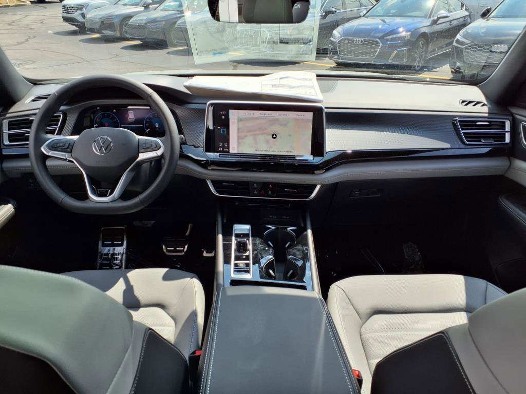 2025 Volkswagen Atlas Cross Sport SEL R-Line photo 4