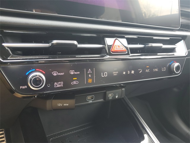 2025 Kia Niro Plug-In Hybrid SX photo 28