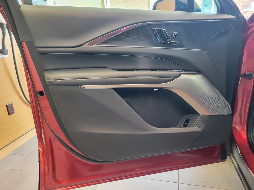 2024 Cadillac Lyriq Luxury photo 14
