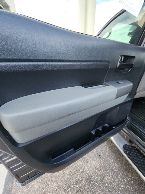 2013 Toyota Tundra Grade CrewMax photo 16