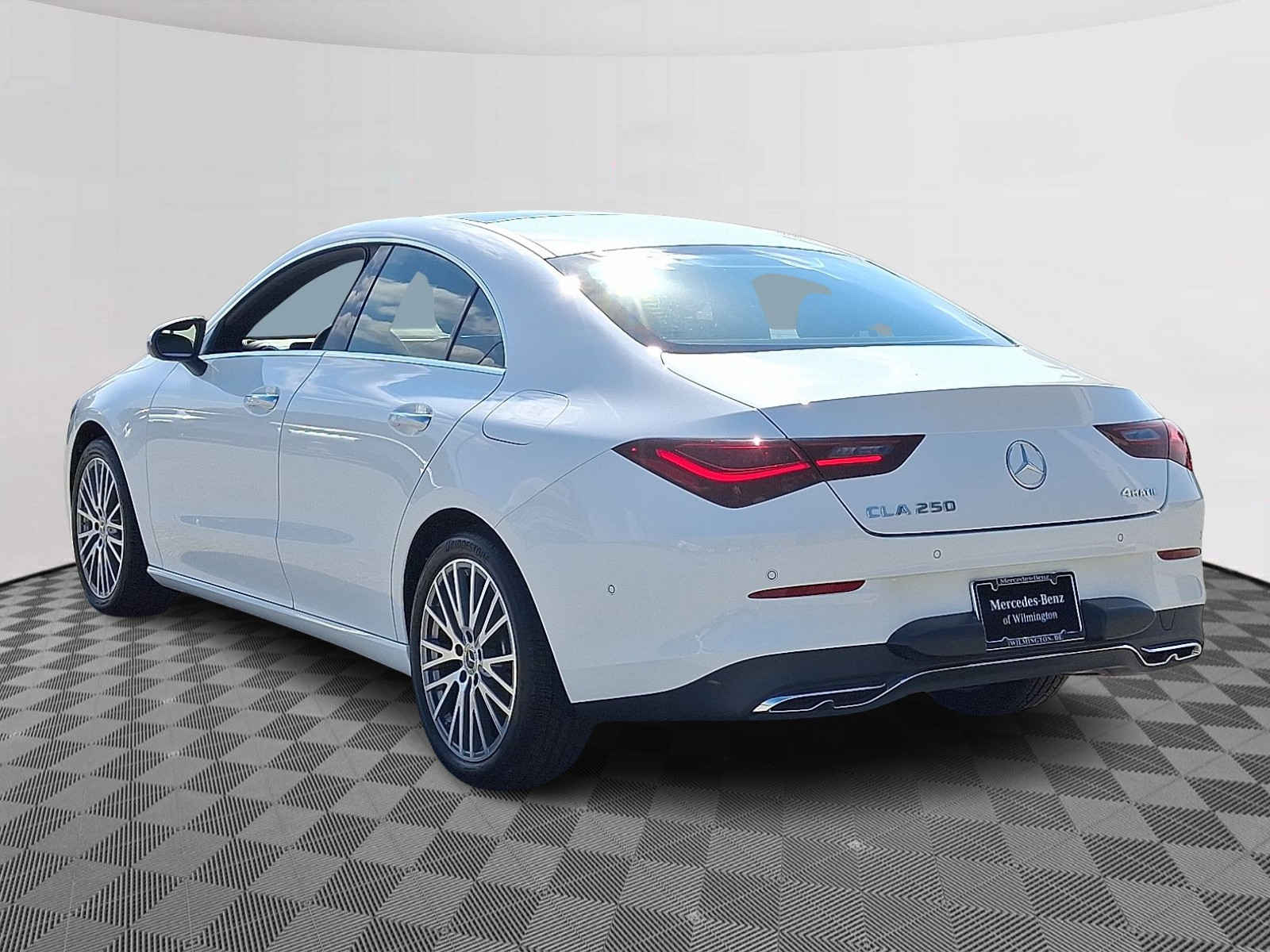 2025 Mercedes Benz CLA 250 4MATIC photo 4