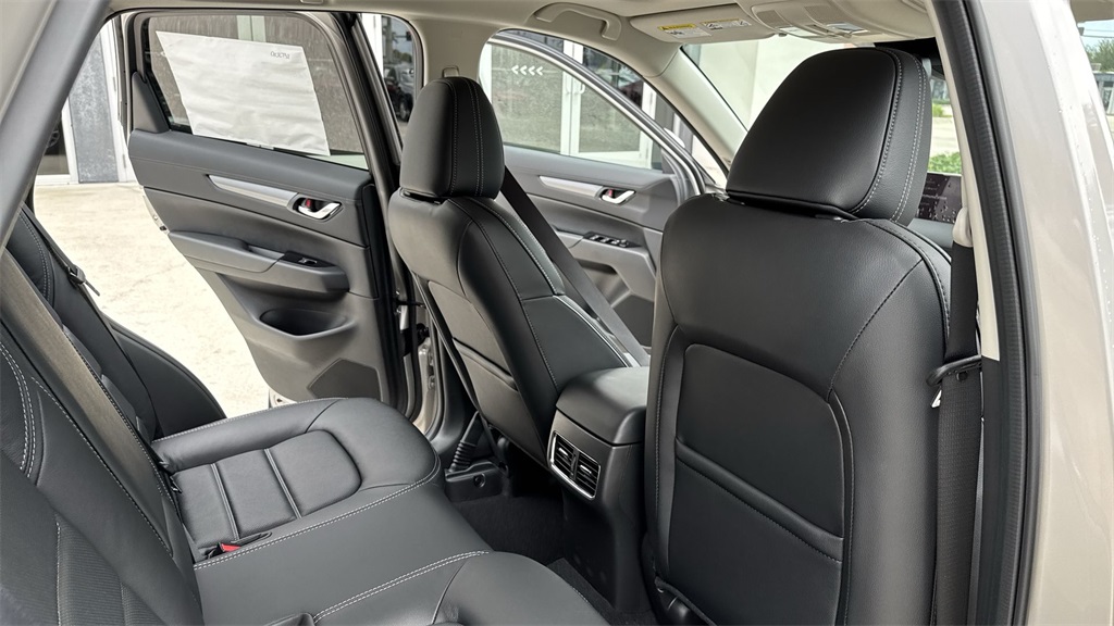 2025 Mazda CX-5 2.5 S Preferred photo 32