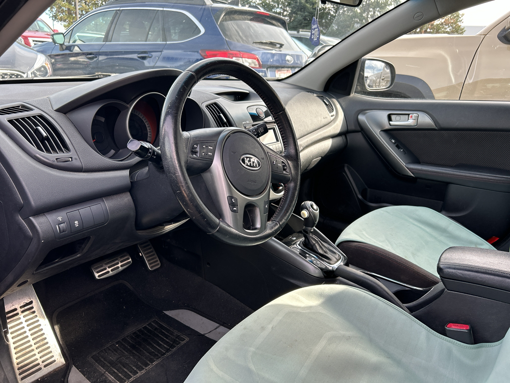 2011 Kia Forte SX photo 5