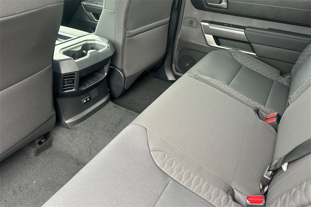 2025 Toyota Tundra SR5 CrewMax photo 9
