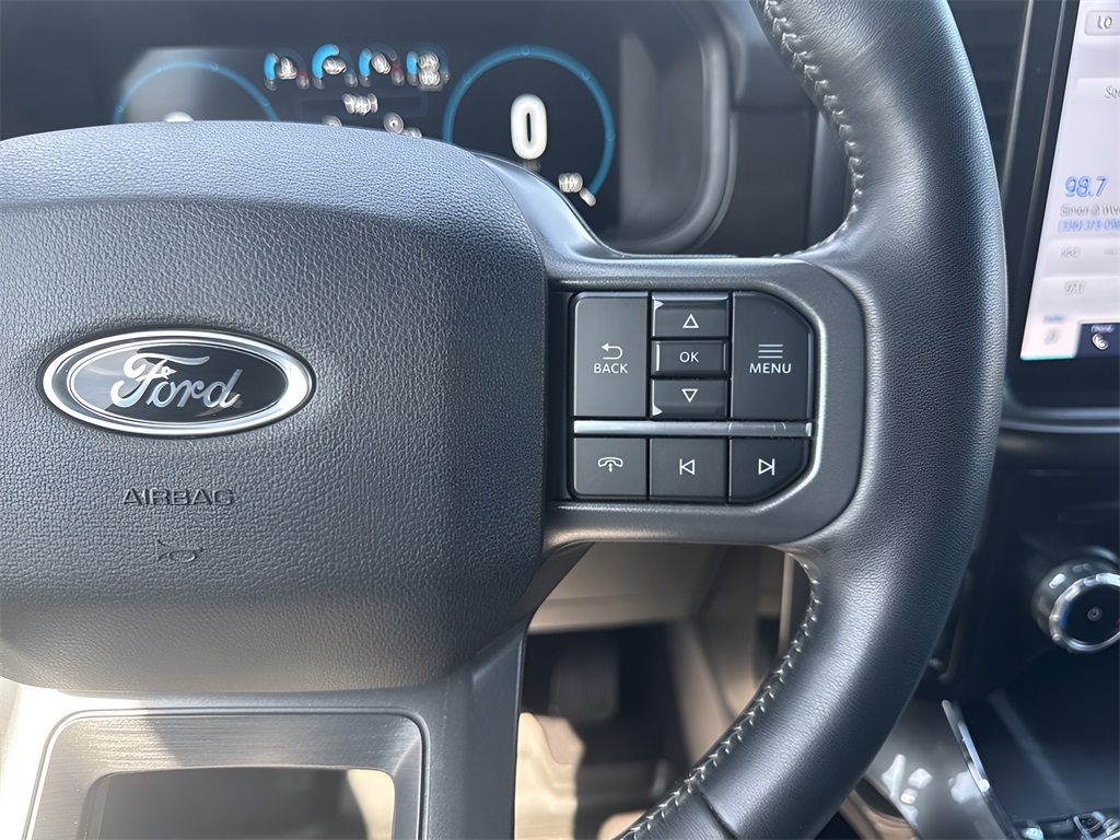 2023 Ford F-150 Lariat photo 14