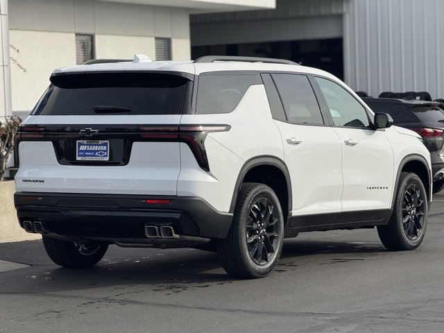 2026 Chevrolet Traverse photo 4