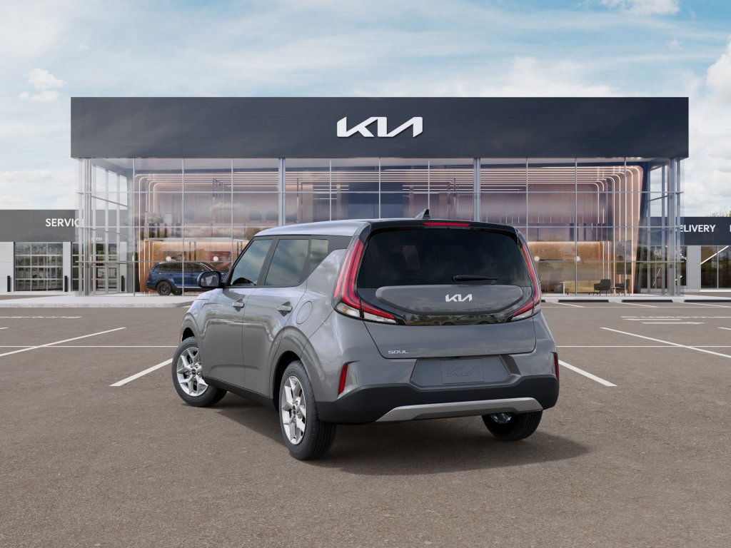 2025 Kia Soul LX photo 3